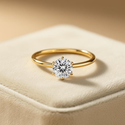 The Éclat Solitaire Ring - 14k Yellow Gold